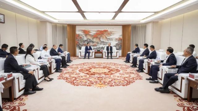 莫鼎革與廣州市委副書記、市長孫志洋舉行會談