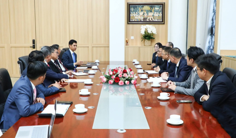 周鴻拜會(huì)柬埔寨副首相孫占托等領(lǐng)導(dǎo)